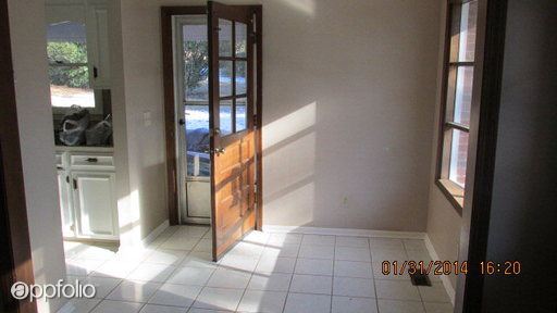 Foto del edificio - 5750 Whisperwood Dr