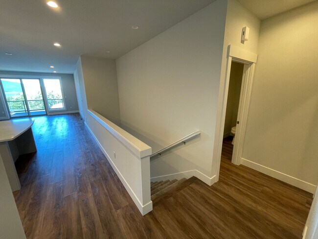 Building Photo - 4936 Portalis Way