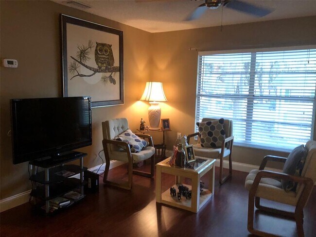 Building Photo - 1416 SE 27th St