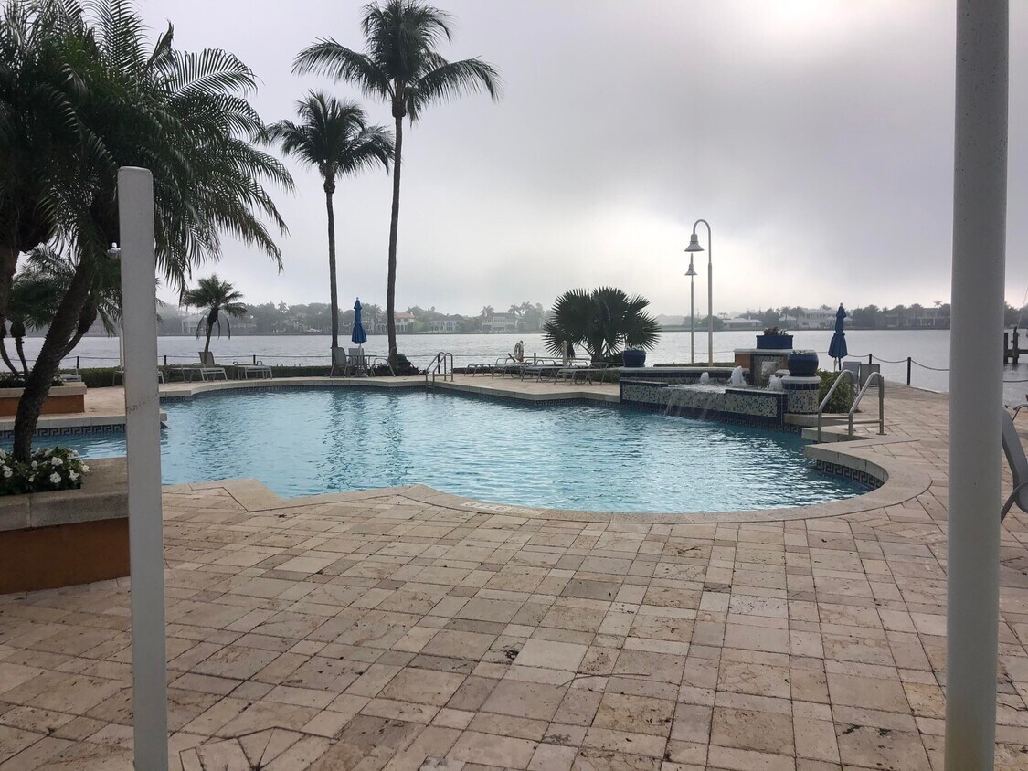 Primary Photo - 117 Yacht Club Way