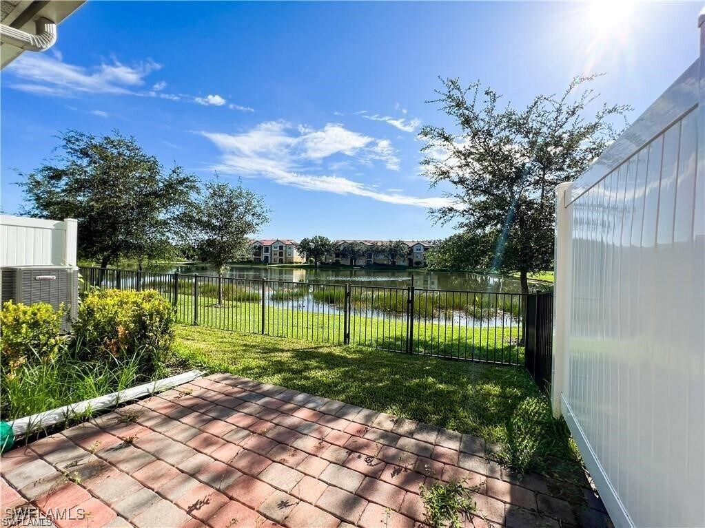 Foto del edificio - 12617 Laurel Cove Dr