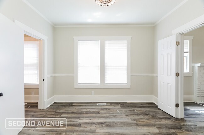 Building Photo - 415 17th ST S