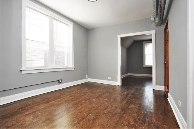Building Photo - 853 N Francisco Ave