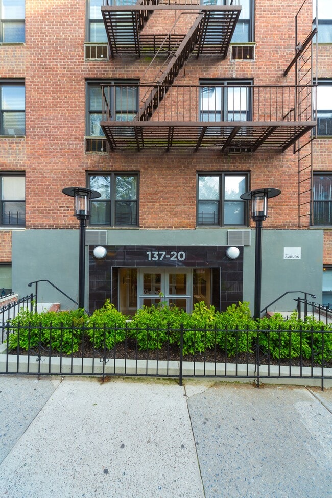 Building Photo - 137-20 45th Ave