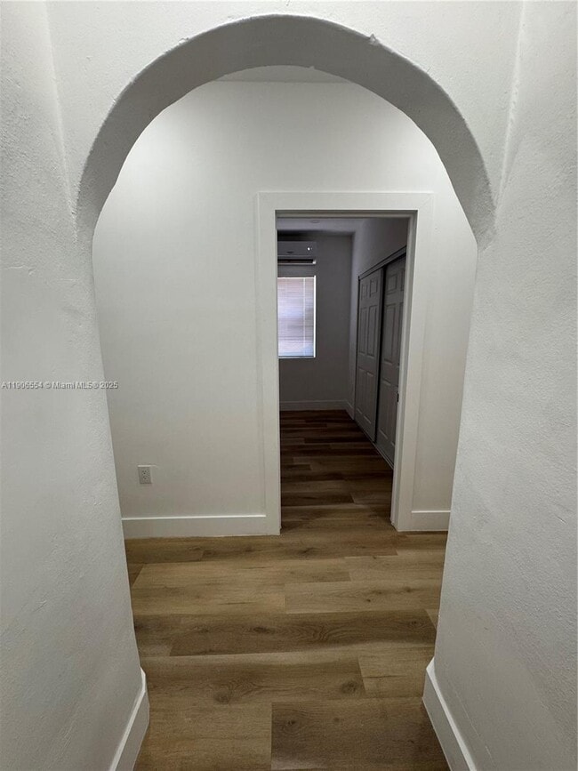 Foto del edificio - 4028 SW 11th St