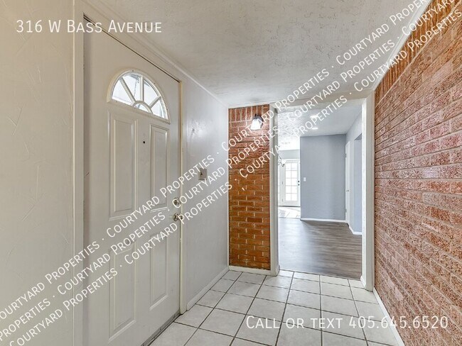 Foto del edificio - 316 W Bass Ave