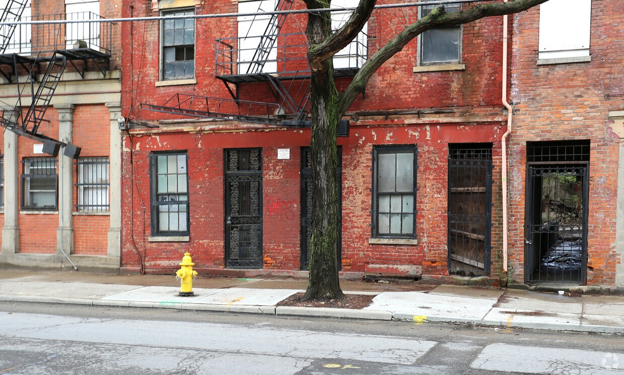 Building Photo - 1529 Race St