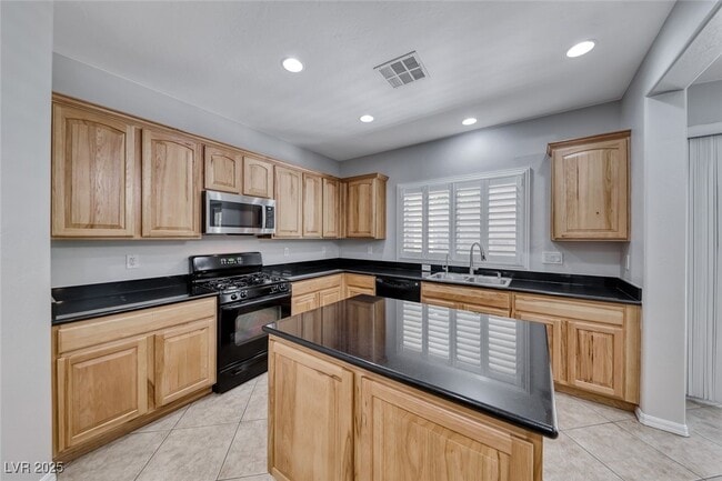 Building Photo - 259 Oakbrook Ridge Ave