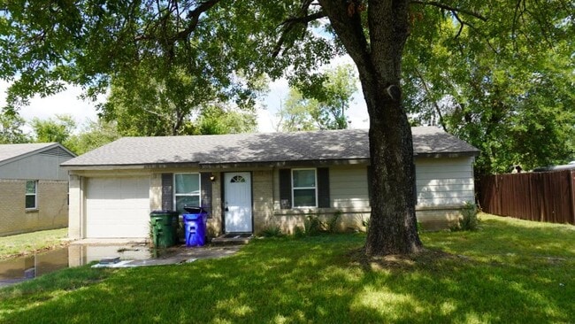 Photo - 14009 Cimarron Dr House