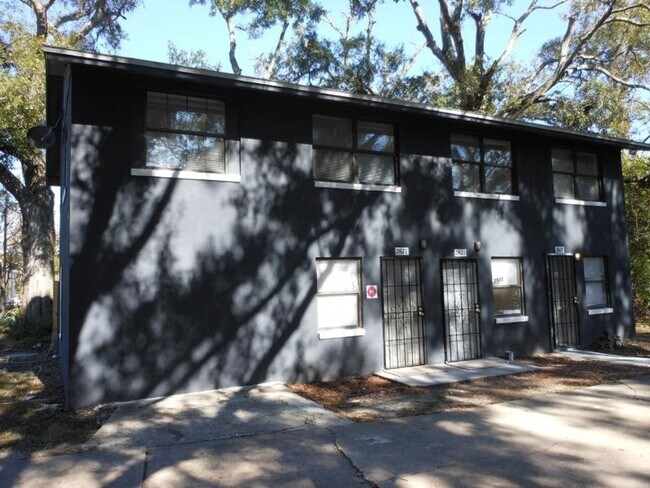 Building Photo - Affordable 2 Bed/ 1 Bath Townhome Style Unit Available Now! Move in Ready!