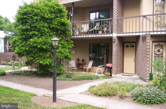 Foto del edificio - 120 E Louther St