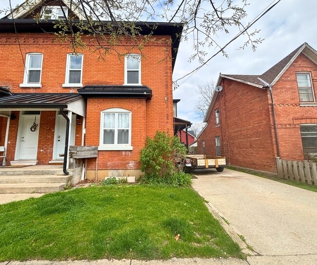 Building Photo - 24 Cayuga St