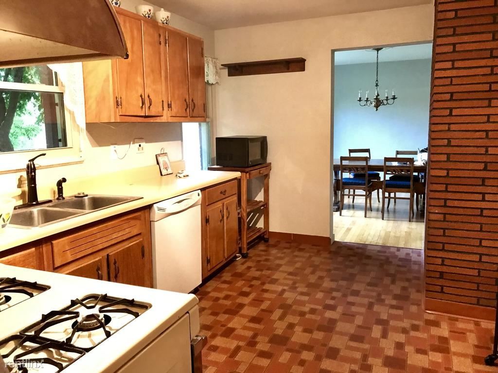 Foto principal - 3 br, 3 bath House - 431 N Lewis Run Rd