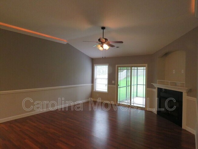 Foto del edificio - 105 Dellwood Dr