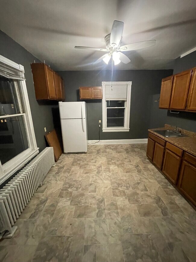 Cocina - 145 Oneil St