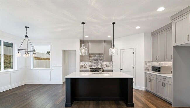 Foto del edificio - Beautiful 3 Bedroom/3 Bath home with 3 car garage in Beautiful Star, ID