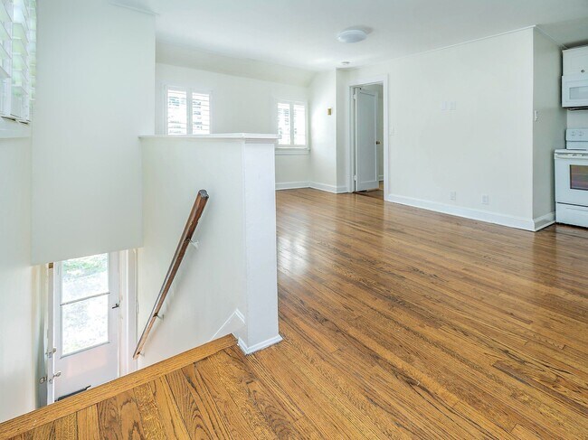 Building Photo - 61 Locust Ave