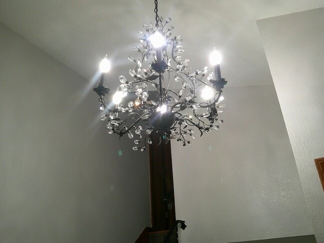 Foto del edificio - 4 Bed 2.5 Bath 2 Car Garage AVAILABLE NOW!!