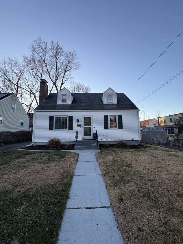 Foto principal - 94 Branford St