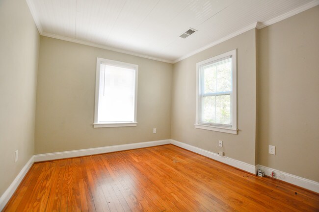 Foto del edificio - Historic Downtown Charleston Apartment!