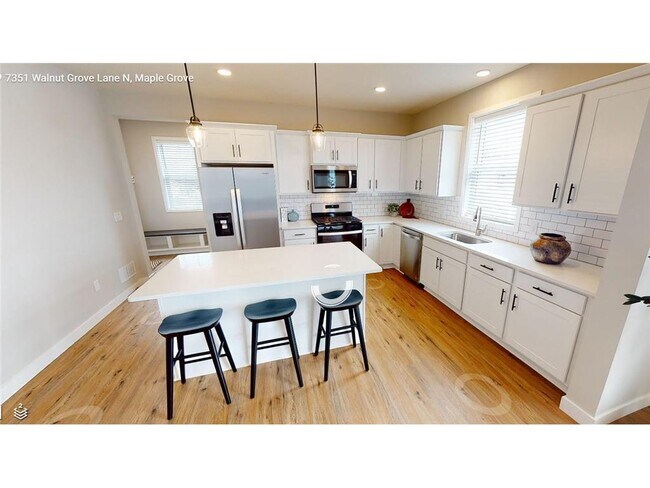 Foto del edificio - 7351 Walnut Grove Ln N