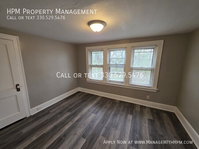 Foto del edificio - 1820 Malasia Rd