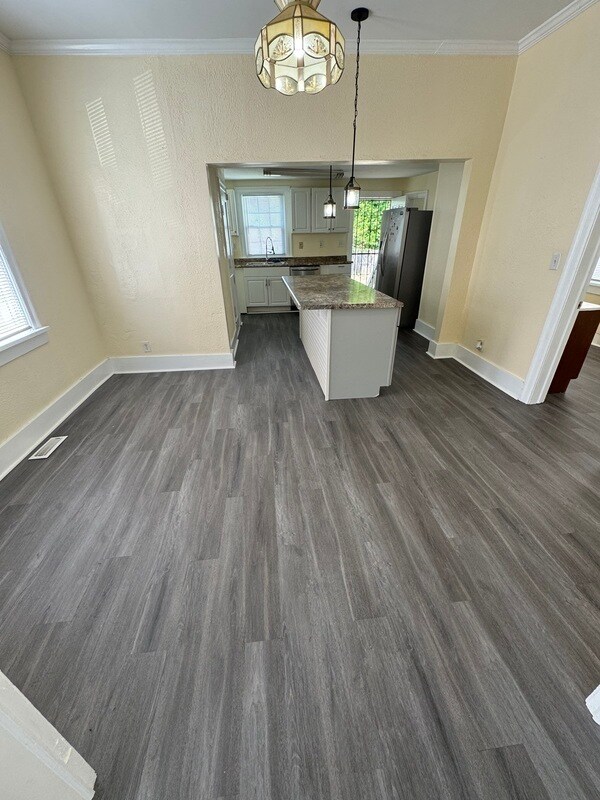 Foto del edificio - 1153 W Washington St