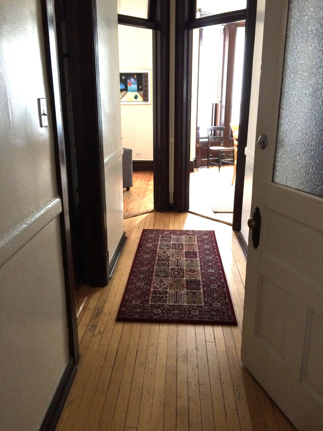 Entryway & Hallway - 2187 Clybourn N Ave