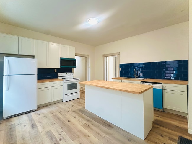 Building Photo - 4325 MorganFord Rd