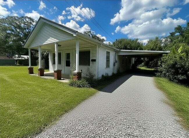 Foto del edificio - Adorable 2 bedroom home