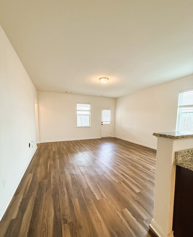 Foto del edificio - 120 Rushmore Ln