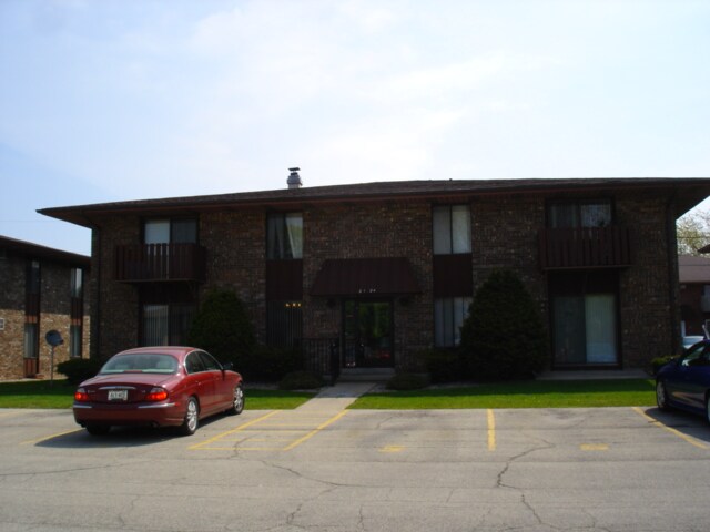 Primary Photo - 2204 Camelot Ct