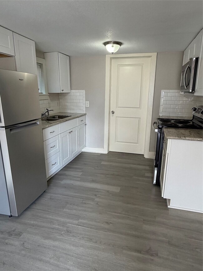 Foto del edificio - 4601 Hain St