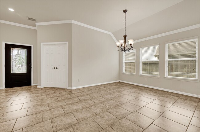 Foto del edificio - 2414 Willow Fall Ln