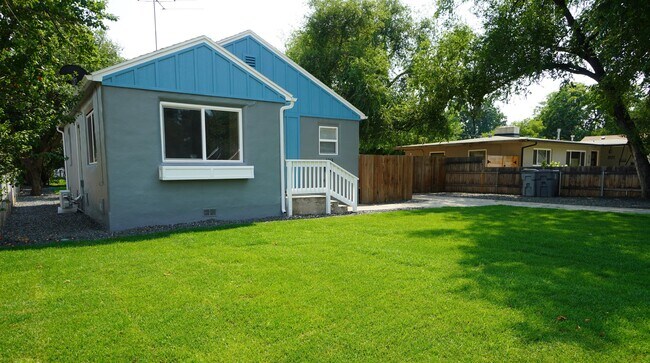 Foto del edificio - 4213 W Clark St