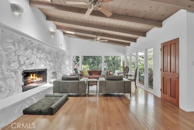 Foto del edificio - 9466 Hidden Valley Pl