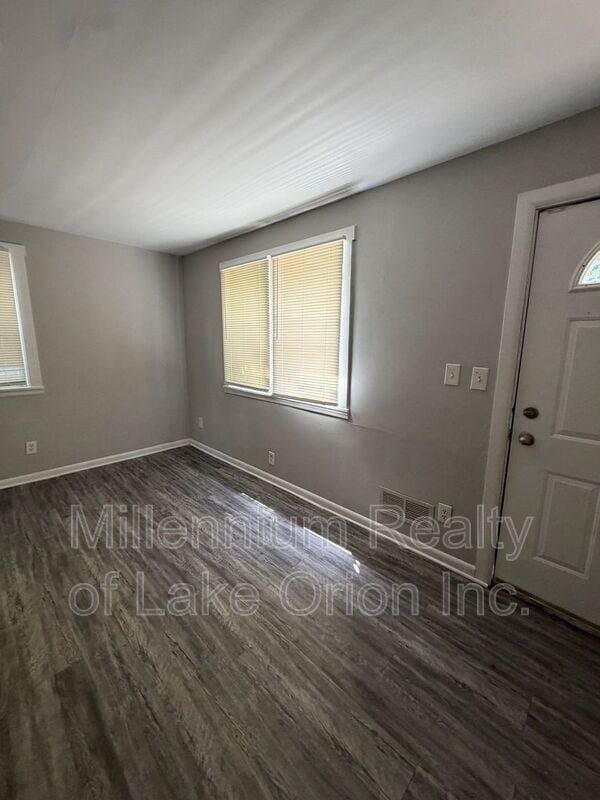 Foto del edificio - 735 E Milton Ave