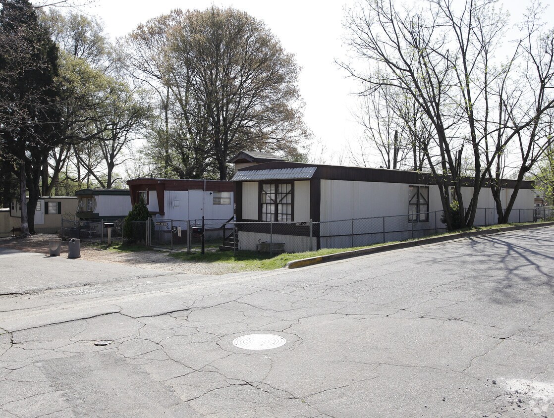 East Point Mobile Home Park Apartments in Atlanta, GA