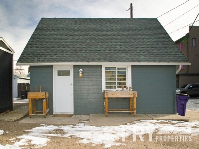 Building Photo - 3224 Perry St