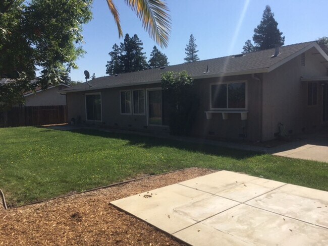 Foto del edificio - BIG PRICE REDUCTION! Dazzling Northgate ar...