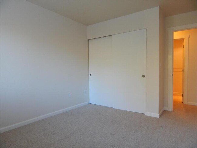 Building Photo - 11813 Ambaum Blvd SW