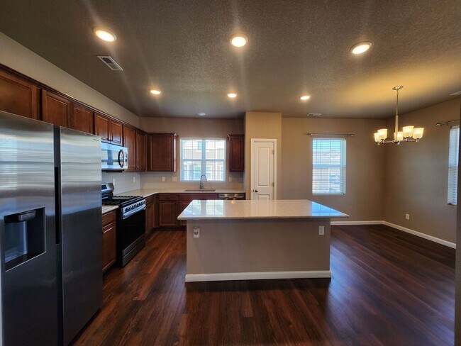 Foto del edificio - Modern Luxury Home for Rent in Desirable W...