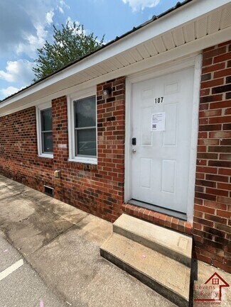 Building Photo - 500 Skyline Dr