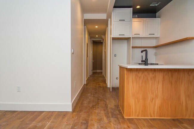 Foto del edificio - 436 Throop Ave