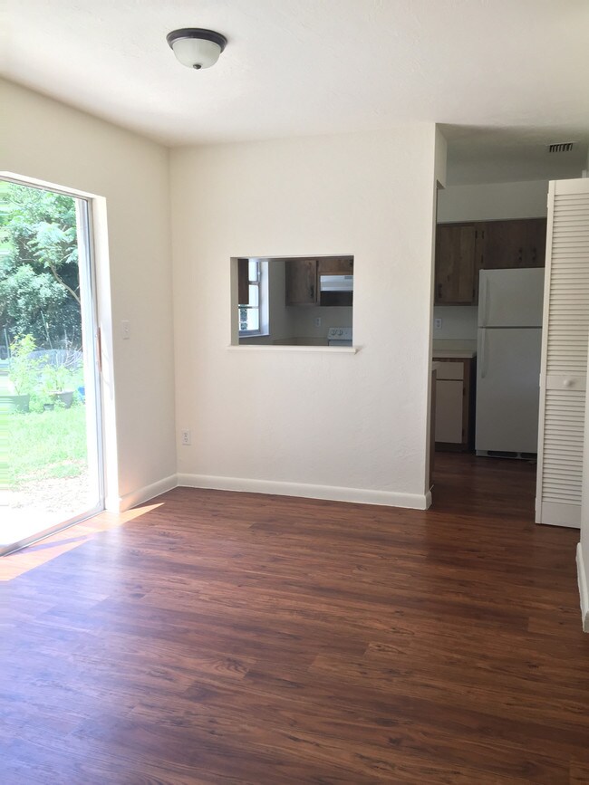 Foto del edificio - 894 NW 58th Ct