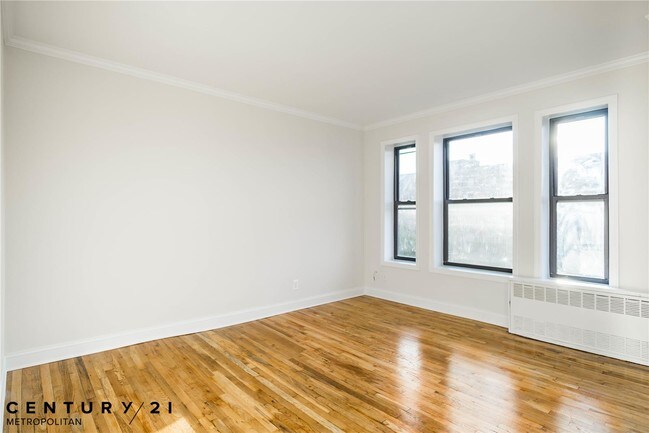 Building Photo - 566 Greene Ave