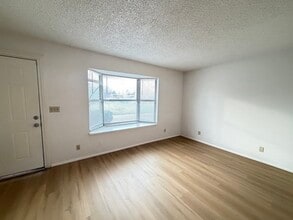 Building Photo - 894 Slumpstone Way