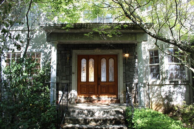 Foto del edificio - 677 Hoppe Ln