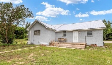 Building Photo - 841 N Burleson St