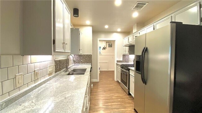 Foto del edificio - 2508 Peach Tree Ln